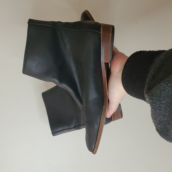 Uterque Vero Cuoio Black Leather Boots Size 37 Womens Zip Back - Picture 2 of 10